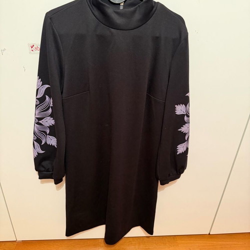 Billy Sabbado dress black like new, size M