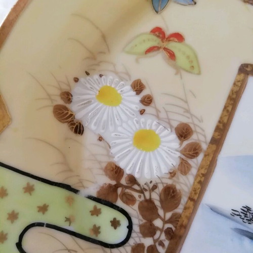 Japanese plate like new with golden details