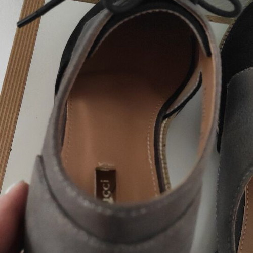 Bellucci women's Oxford shoes like new, black with metallic gray cut-out