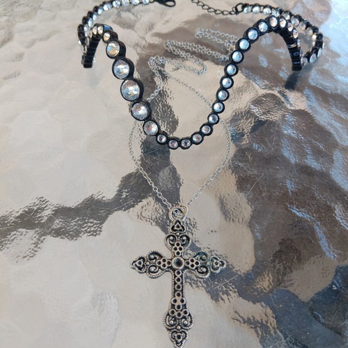 Zara choker necklace and Y2K cross necklace set new