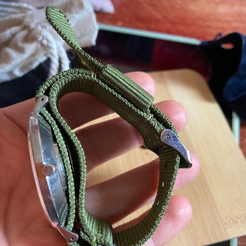 Wristwatch with fabric khaki strap