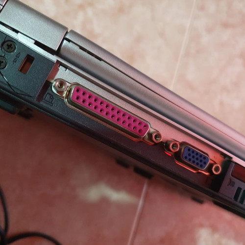 PLATO Notebook laptop used with LITEON charger for spare parts