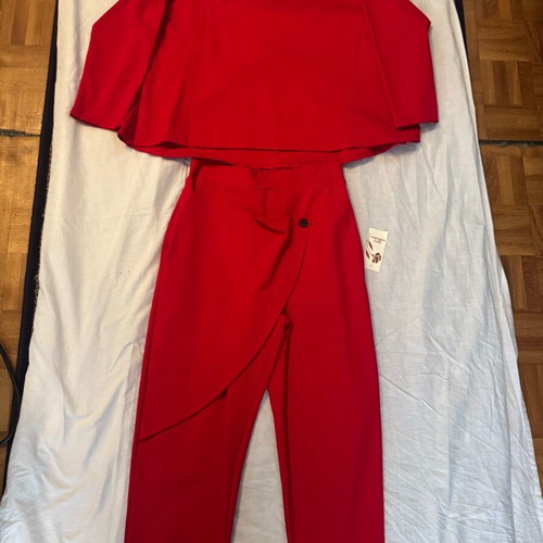 Women's red set new with pants and onesize blouse