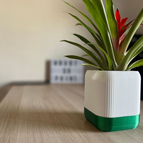 Minimal 3D Printed Self-Watering Planter new