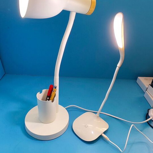Table lamp set like new, white with flexible necks and pen holder