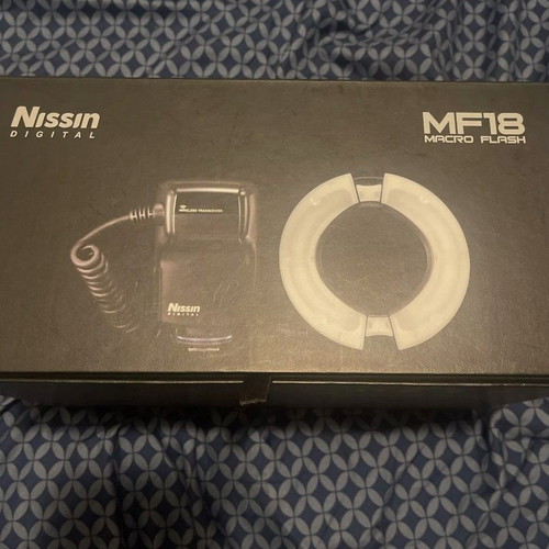 Nissin MF-18 Macro Ring Flash like new, compatible with Canon EOS