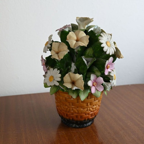 Capodimonte porcelain basket with flowers vintage used, Dino Cucinelli 1982