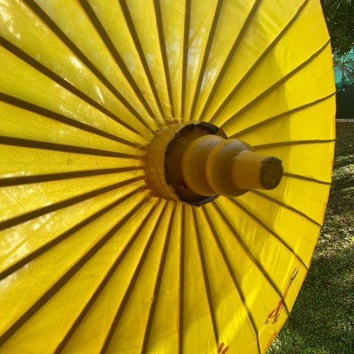 Chinese umbrella yellow like new with defect