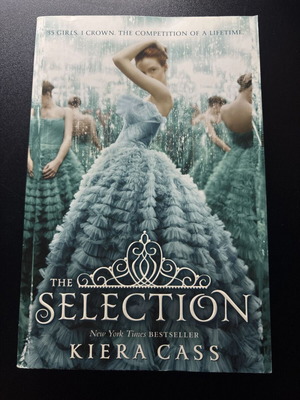 The Selection by Kiera Cass book like new, English