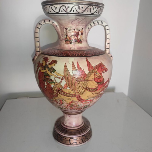 Vase like new with Minoan era depictions