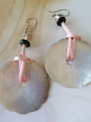 Shell earrings with pink cord new