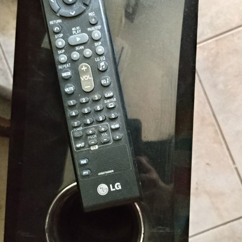 LG home cinema system with large speaker and 5 small speakers, fully functional