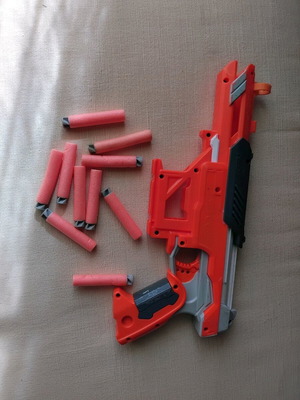 Nerf gun used with 10 darts