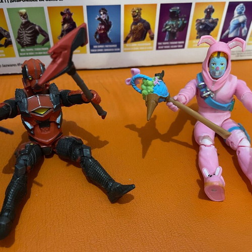 Fortnite Turbo Builder Set like new, two action figures Rabbit Raider and Vertex