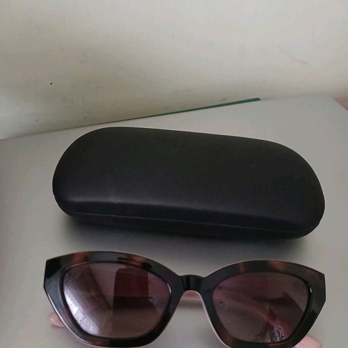 Guess sunglasses like new, brown