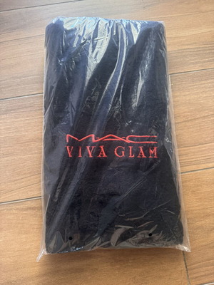 Mac Cosmetics Viva Glam Beach Towel new, 100% cotton
