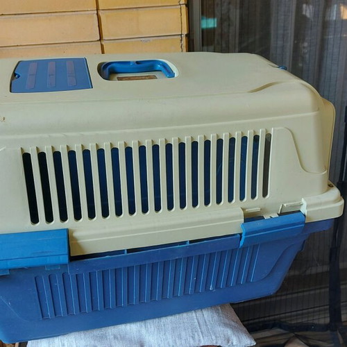 Dog carrier cage used, fits 15 kg dog