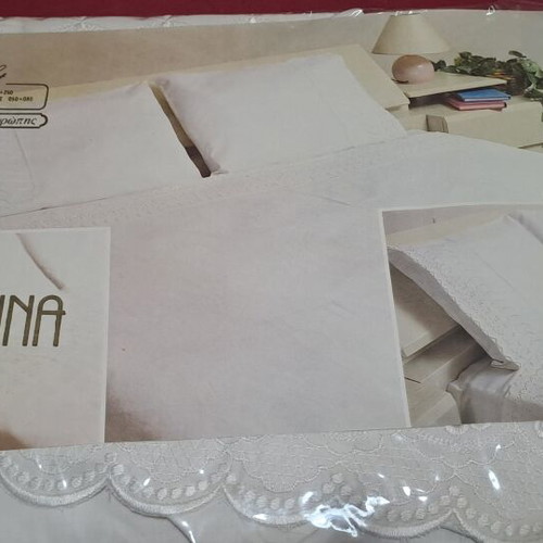White cotton bed sheets with lace, set of 2 sheets and 2 pillowcases