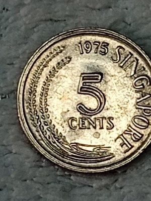 Singapore coin 5 cents 1975 used