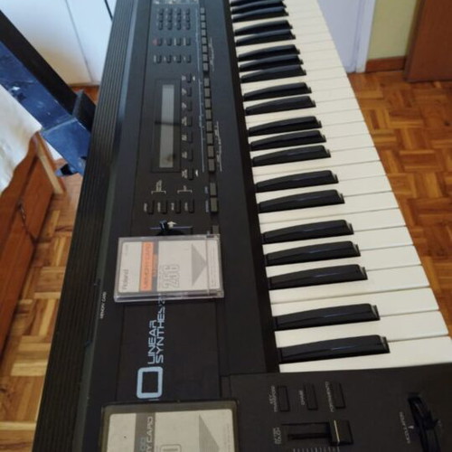 Roland D-50 Linear Synthesizer like new, vintage 80s iconic sound