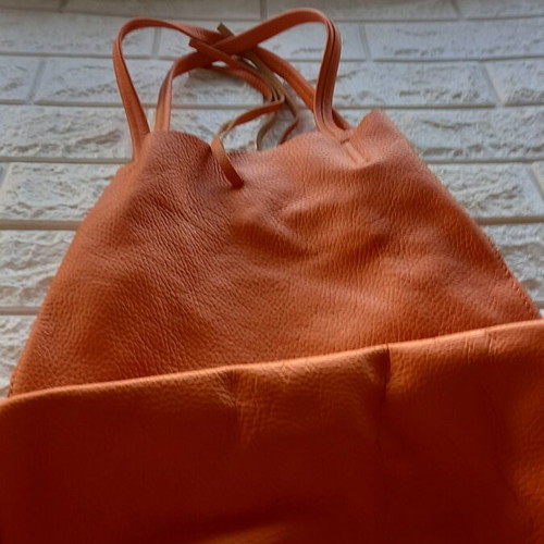 Tote bag new, genuine Italian leather, orange shoulder style