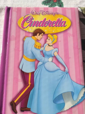 Walt Disney Cinderella book like new, in English