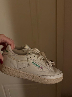 Reebok Club C vintage white cream sneakers, size 37