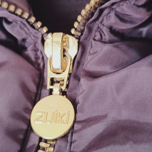 Zuiki women's short jacket size M like new, purple with gold zipper