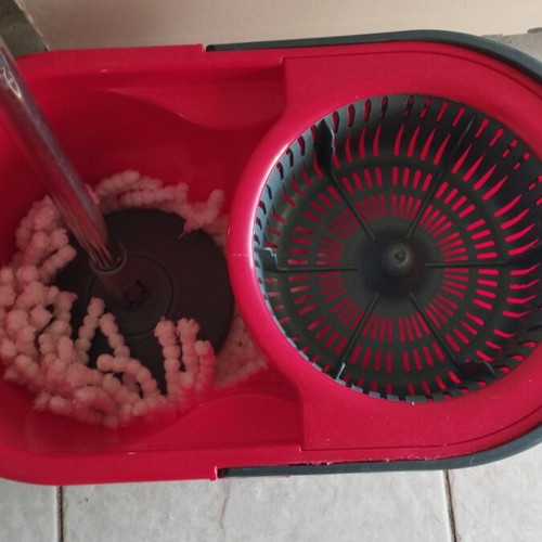 Bucket with professional rotating mop new