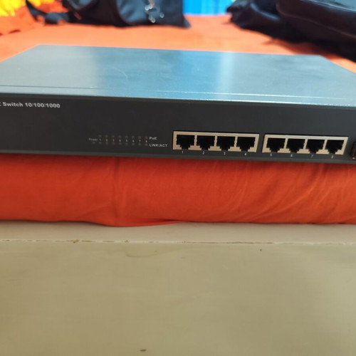SMC network switch 8 ports PoE