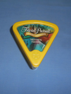 Trivial Pursuit Family Edition pocket size like new