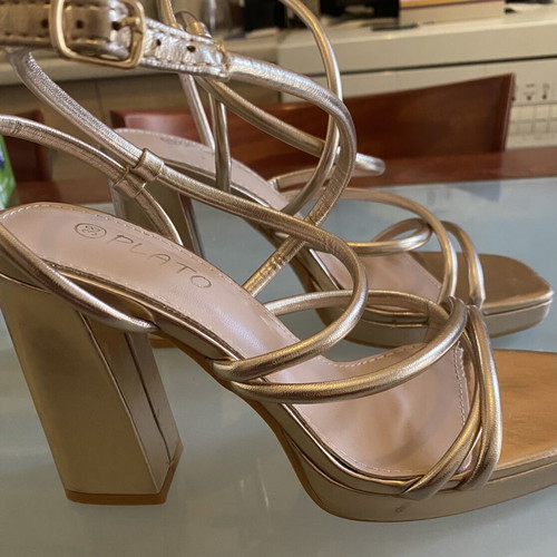 Sandals gold color platform size 38 like new
