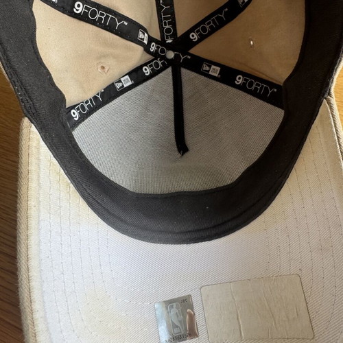 New Era 9FORTY Adjustable Brooklyn Nets cap used, beige