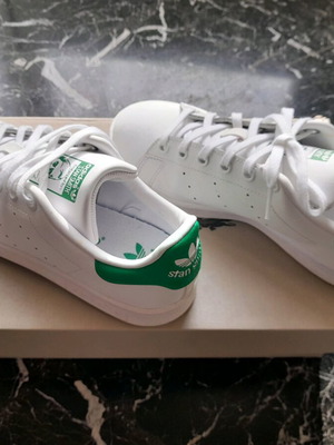 Adidas Stan Smith No 36 new white and green sneakers