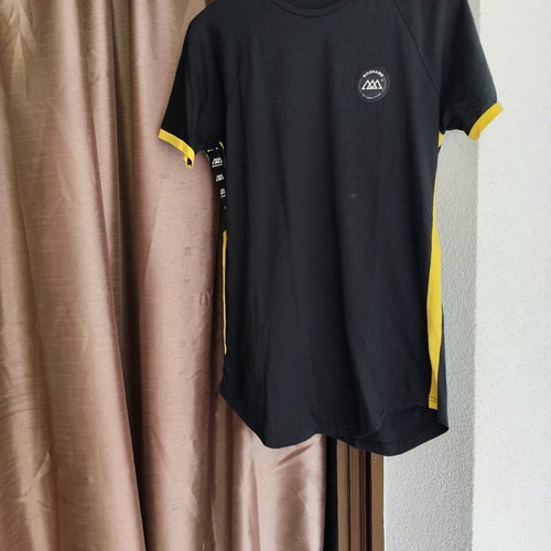 Noshame men's t-shirt like new, size S, black with yellow details