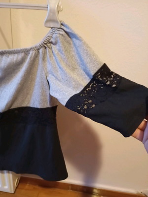 Elastic cotton blouse two-tone with lace, size XL, like new