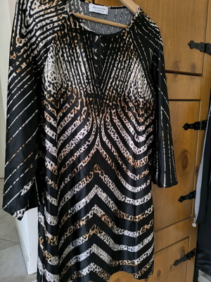 Σατέν φόρεμα BSB Collection σαν καινούργιο με animal print σε μαύρους και καφέ τόνους