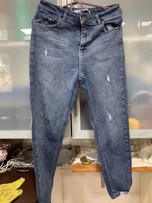 Women's blue jeans like new, size 29