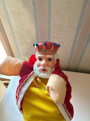 King puppet for puppet theater like new