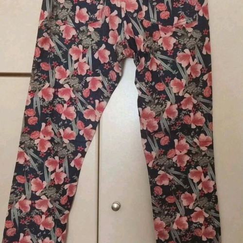 Women's pants like new, size L, white multicolor