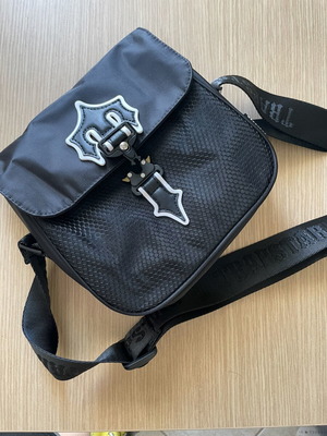 Trapstar Irongate T crossbody bag, black