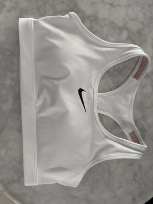 Αθλητικό σουτιέν Nike σαν καινούριο, μέγεθος Μ, άσπρο