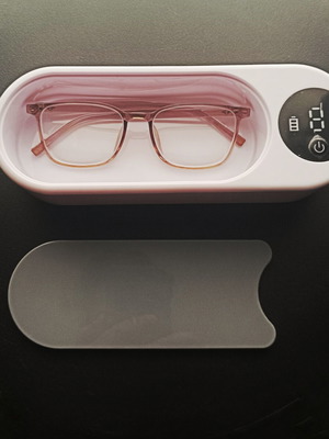 Glasses cleaning device with vibration, like new, USB rechargeable
