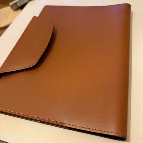 Tablet case like new, synthetic leather material