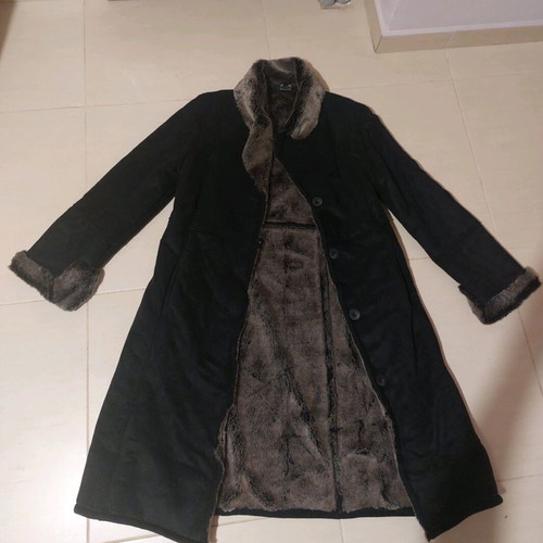 Castor coat new, size medium, black with synthetic fur