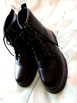 Μποτάκι SHE&IN καινούργιο με κορδόνια, μέγεθος 43, μαύρο, δώρο CD Μιχάλης Χατζηγιάννης