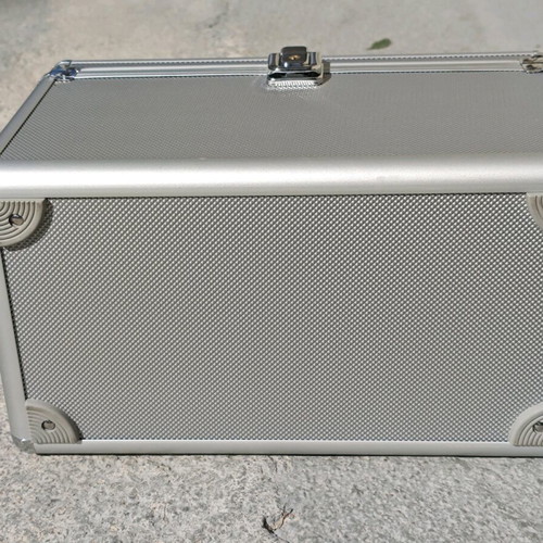 CD case 200 slots like new with keys