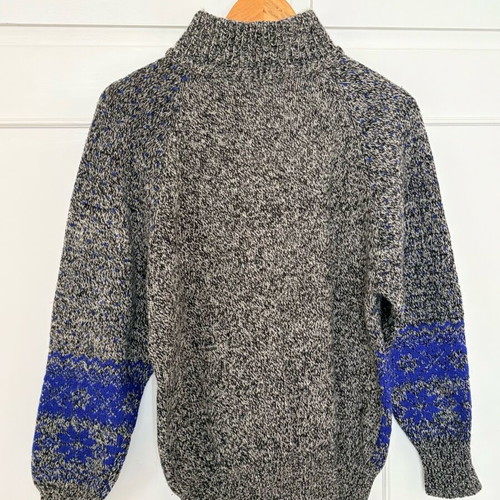 Wool knitted pullover like new, gray with blue