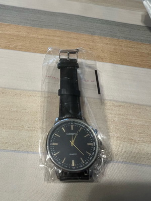 Geneva men's watch new, black quartz retro style
