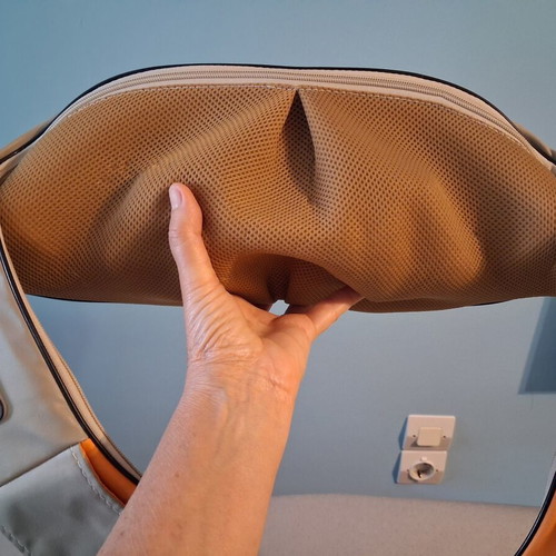 Neck Massage Device like new with heating for home and car